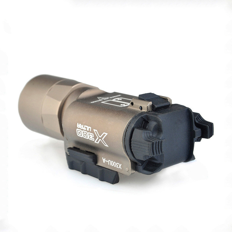 Torcia Tattica LED X300U Ultra - Outdoor Hunting Lights recensione e prezzo